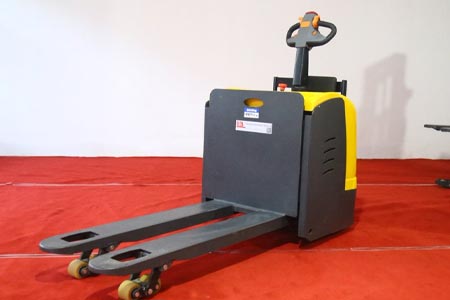 Stand‑on pallet truck price