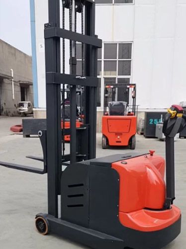 Walkie counterbalance stacker