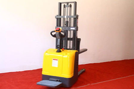 Double-pallet stacker