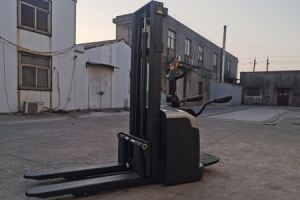 Stand-on Full Electric Stacker In Stock | 2 Ton Stand-on Stacker