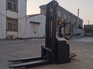 Stand-on Full Electric Stacker In Stock | 2 Ton Stand-on Stacker