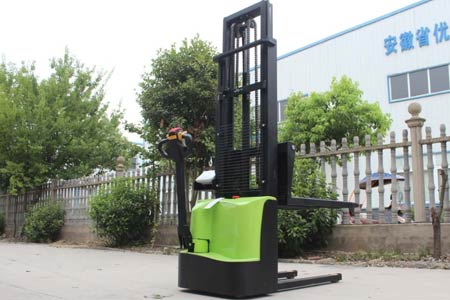 Walk-behind electric stacker