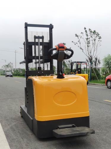 Electric stacking forklift