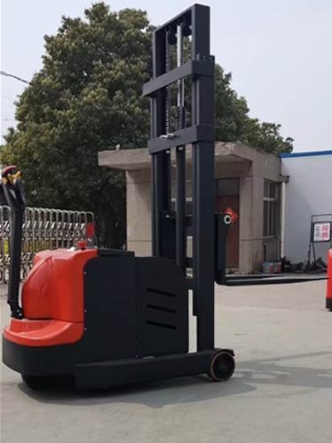 Walkie counterbalance stacker
