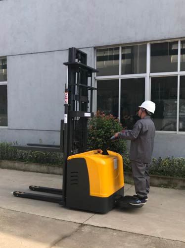 Stand‑On Full‑Electric Stacker | Price Factors & Buying Guide