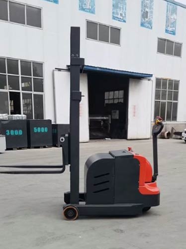 Stacker for small & medium warehouses