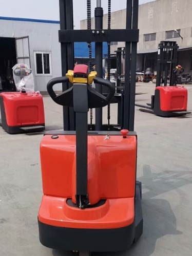 Counterbalance stacker selection