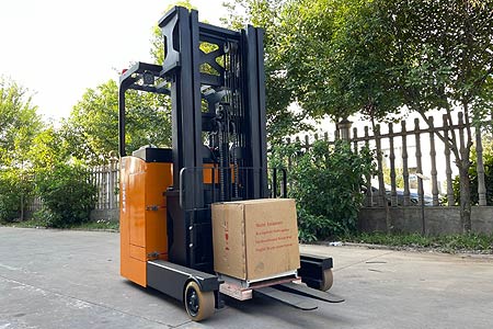 Large Sit‑Down Reach Stacker | Buying Guide for High‑Rack Warehouse