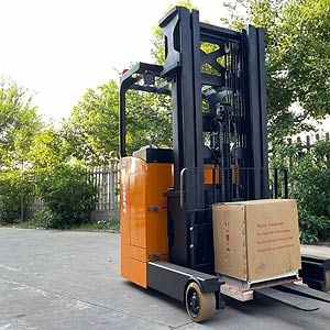 Large Sit‑Down Reach Stacker | Buying Guide for High‑Rack Warehouse