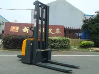 Stand‑On Electric Stacker | Operator License Requirement