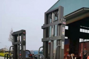 Semi‑Electric Stacker | Buying Guide & Configuration Comparison