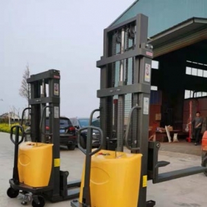 Semi‑Electric Stacker | Buying Guide & Configuration Comparison