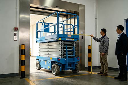 Self‑propelled scissor lift