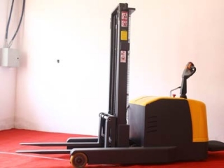 6 Practical Battery‑Maintenance Tips For Rider‑Operated Reach Stacker
