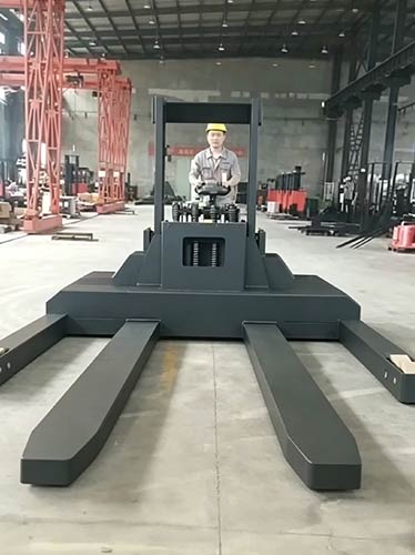 Large-capacity electric stacker