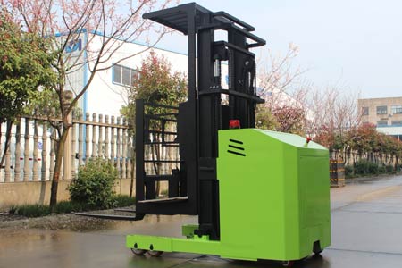 3‑way stacking picker truck