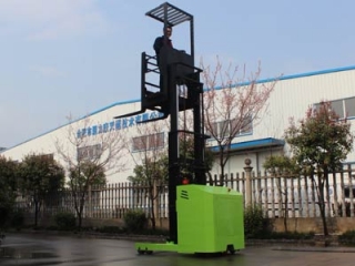 Custom‑Built Three‑Way Stacker‑Picker & How To Evaluate Manufacturer