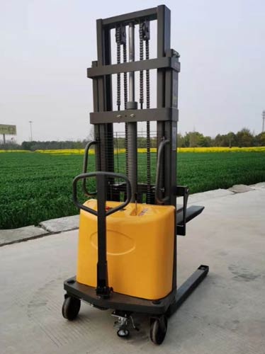 3 Configurations That Determine The Price of Semi Electric Stacker