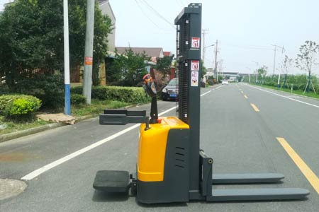 Forklift Manufacturer