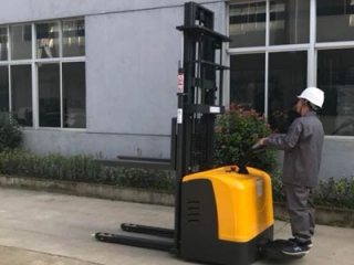 4 Core Selection Parameters of Narrow Aisle Double Pallet Stacker