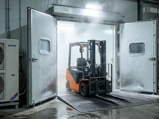  Cold Storage Forklift Guide: Condensation Protection & Troubleshooting