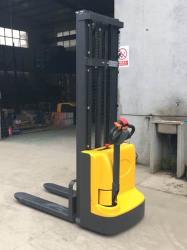 4 Working Scenarios of Narrow Aisle Walkie Electric Stacker
