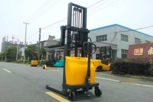 How to Confirm Load Capacity for Warehouse Semi-electric Stacker