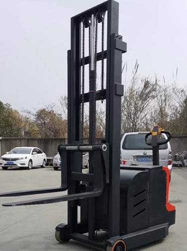 Counterbalance stacker fault self-check