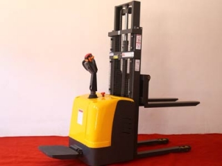 Selection Guide of High-level Stand-on Electric Stacker with Lithium Battery