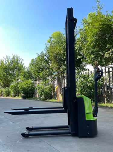 Stacker manufacturer
