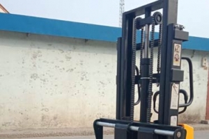 Semi-Electric Hydraulic Stacker Price Guide For Warehouse
