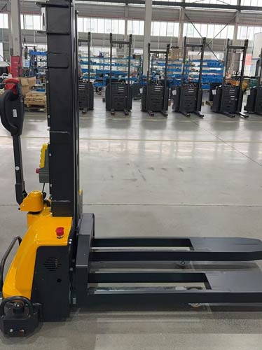 Electric self-loading truck service