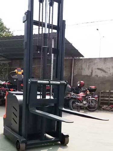 Lithium counterbalance stacker