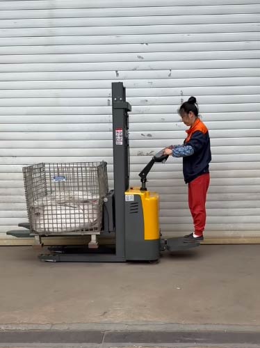 Electric double pallet stacker
