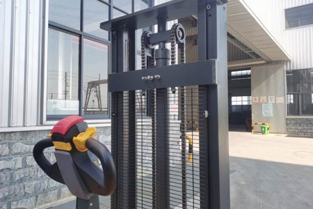 Rider electric double pallet stacker