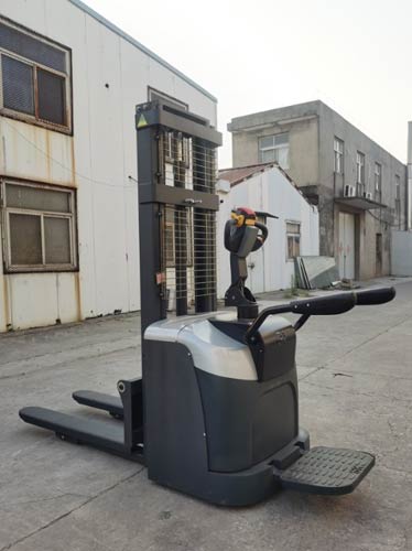 Stacker for E-commerce Warehouse