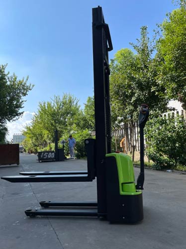 Walkie Electric Pallet Stacker