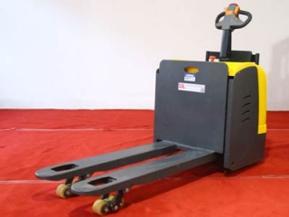 Stand-on vs Walk-behind Electric Pallet Truck Comparison