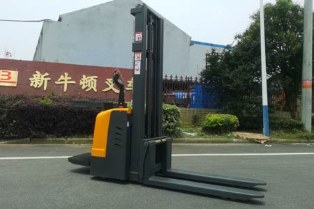 Rider full electric stacker