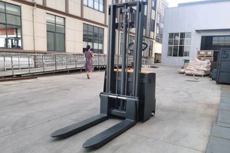 Custom stand-on stacker