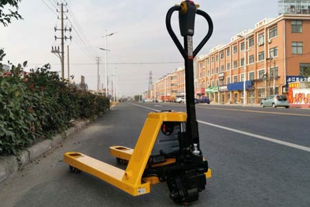 Operation of walk-behind pallet jack