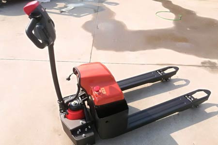 Pedestrian electric pallet truck