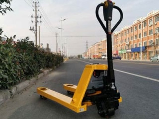 How to Operate Walk-behind Electric Pallet Truck