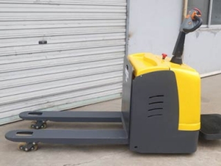 Lithium Ride-on Pallet Truck vs Lead Acid Model: Warehouse Buying Guide