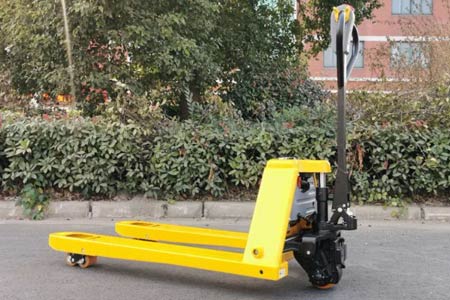 Walk-behind electric pallet jack