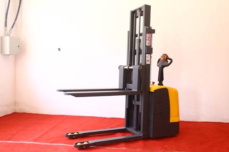 Electric double pallet stacker