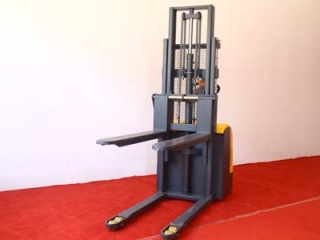 Load Capacity Specs of Ride-on Double Pallet Stacker