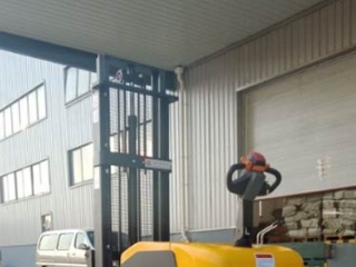 Ride-on Reach Stacker Battery Maintenance, Ride-on Lithium Reach Stacker