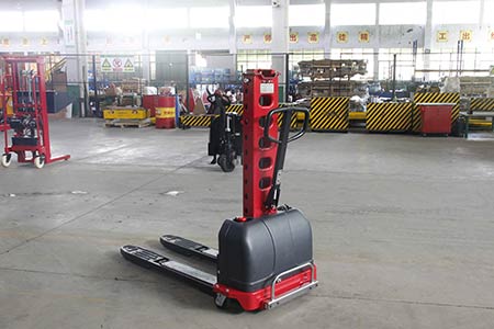 Electric self-lifting stacker