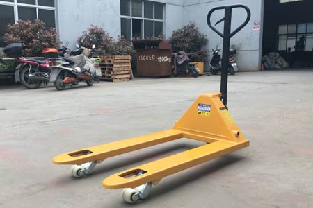 Tips on Selecting Tonnage for Small Manual Pallet Jack